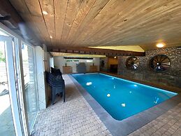 Spacious Waimes Villa