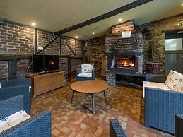 Spacious Waimes Villa