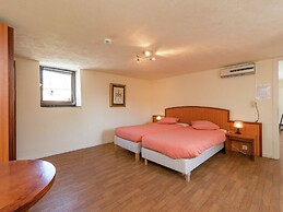 Spacious Waimes Villa