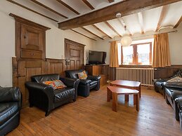 Spacious Waimes Villa