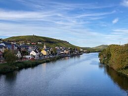 Spacious Apartment in Vulkaneifel