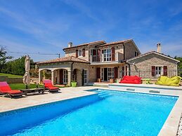 Splendid Villa With Private Swimming Pool