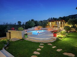 Splendid Villa With Private Swimming Pool