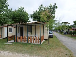 Wooden Chalet with Terrace near Beach