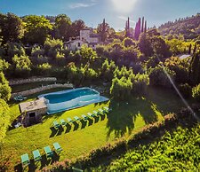 Rustic Villa with Private Pool near Montepulciano