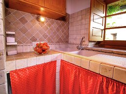 Rustic Villa with Private Pool near Montepulciano