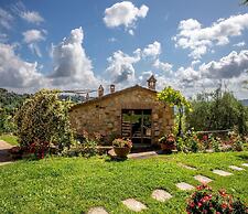 Rustic Villa with Private Pool near Montepulciano