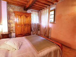 Rustic Villa with Private Pool near Montepulciano