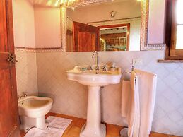 Rustic Villa with Private Pool near Montepulciano