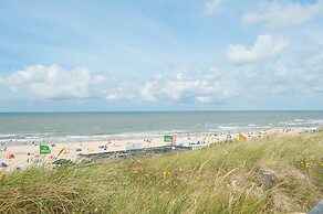 Chic Beachside Stay w/ Sauna