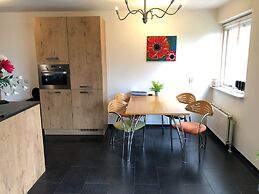 Chic Beachside Stay w/ Sauna