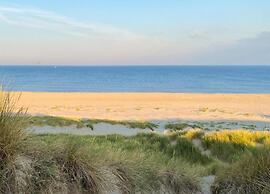 Chic Beachside Stay w/ Sauna