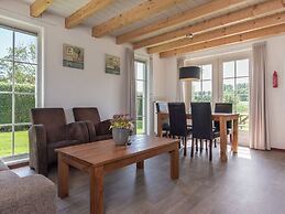 Atmospheric Holiday Home Near the Oosterschelde