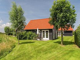 Atmospheric Holiday Home Near the Oosterschelde