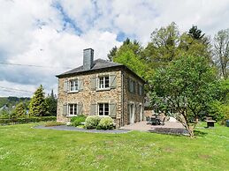 Cottage in Alle Sur Semois With Garden