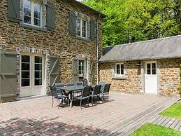 Cottage in Alle Sur Semois With Garden