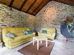 Cottage in Alle Sur Semois With Garden
