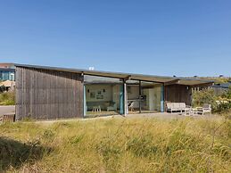 Comfortable Lodge With Terrace, in Bloemendaal