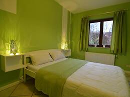 Cottage With Swimming Pool