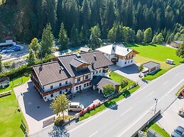 Chalet With Sauna and Jokercard in Summer