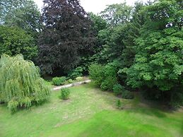Mansion in Mettet With Garden