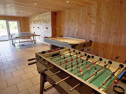 Comfortable Chalet With Indoor Pool, Hammam and Sauna Near Stoumont