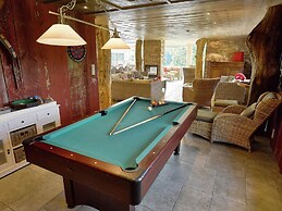 Comfortable Chalet With Indoor Pool, Hammam and Sauna Near Stoumont