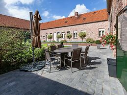 Cottage in Le Bizet With Garden