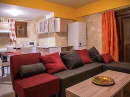 Beautiful new Stone Villa, Large Private Pool, Privacy, View of bay Ba