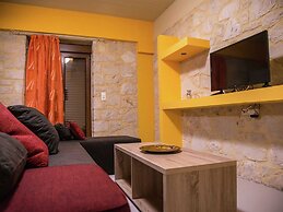 Beautiful new Stone Villa, Large Private Pool, Privacy, View of bay Ba