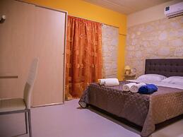 Beautiful new Stone Villa, Large Private Pool, Privacy, View of bay Ba