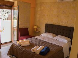 Beautiful new Stone Villa, Large Private Pool, Privacy, View of bay Ba