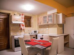 Beautiful new Stone Villa, Large Private Pool, Privacy, View of bay Ba