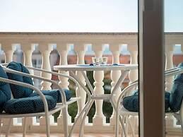 Adorable Apartment With Terrace, Hot Tub & Sea View