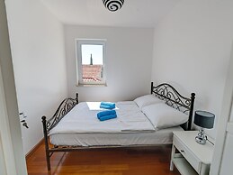 Villa in Murter With Pool