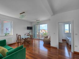 Villa in Murter With Pool