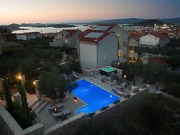 Villa in Murter With Pool
