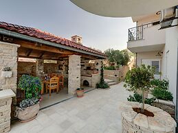 Villa in Murter With Pool