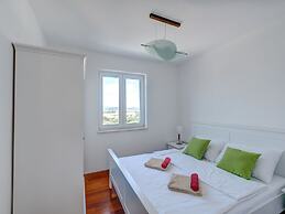 Villa in Murter With Pool