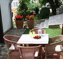 Waterfront Apartment in Maslenica With Sun Shower