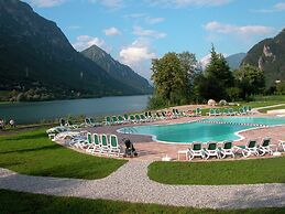 Beautiful Apartment in Idro With Pool