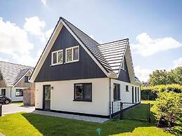 Beautiful Villa Near de Koog