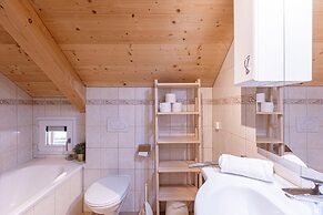 Snug Chalet With Infrared Sauna