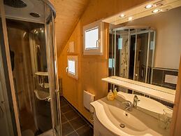 Luxury Retreat With Relaxing Bubble Bath