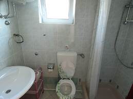 Simplistic Apartment in Starigrad near Sea