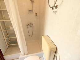 Simplistic Apartment in Starigrad near Sea