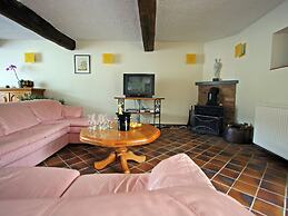 Charming Country Cottage in Winenne With Garden