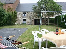 Cottage in Winenne With Garden