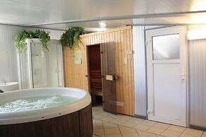 Winenne Home With Hot Tub