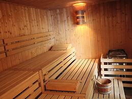 Cottage in Winenne With Garden